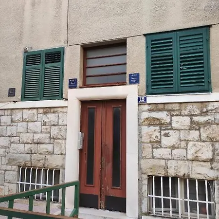 And Columbo Apartment