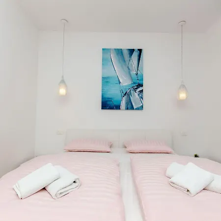 דירה And Columbo *