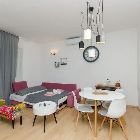 Apartment And Columbo Split